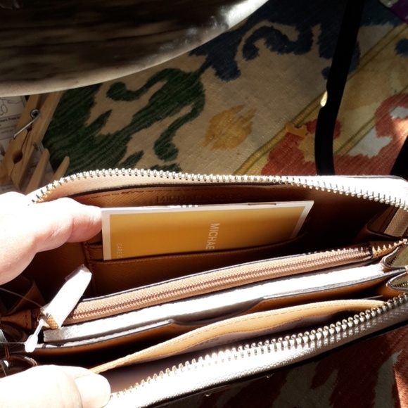 Michael Kors Signature Wristlet - Picture 7 of 8